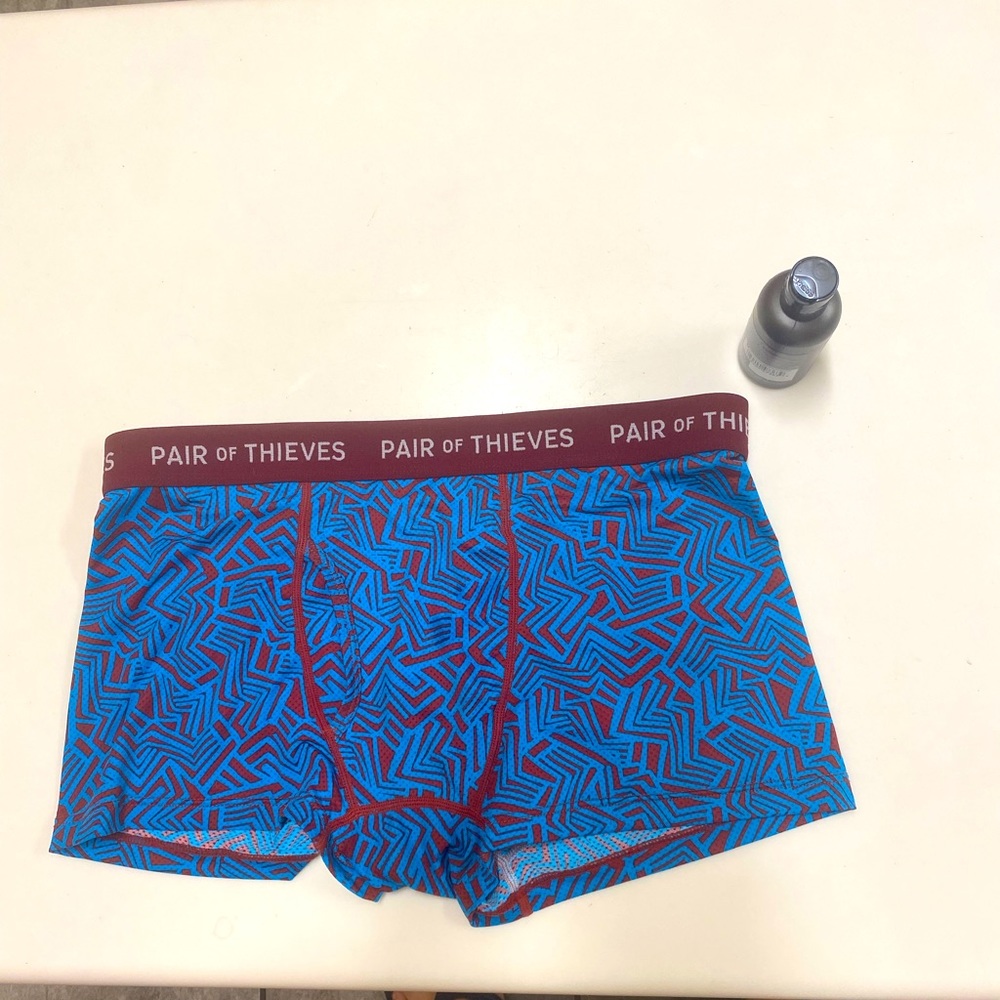 Pair of thieves truck size M